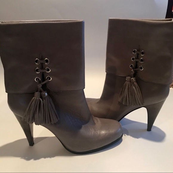 Coach grey leather boots with tassel size 10 - Picture 3 of 6